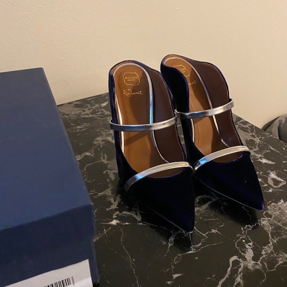 Heels - Picture 2 of 8